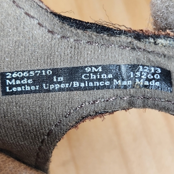 Clarks Sandals Women’s 9 Brown Leather Open Toe Wedge Floral Bendables Shoes - Picture 7 of 12